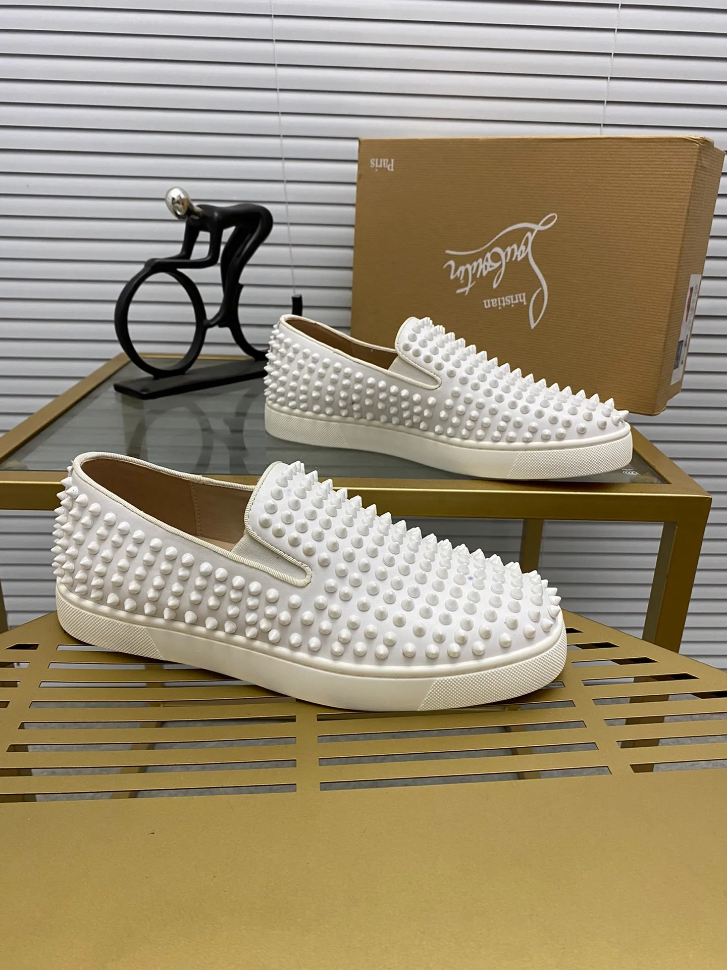 Ex-factory price 480. christian louboutin (CL red sole shoes) counter nail series, high-top casual sneakers for couples 📢 📢 📢 Exclusive hot style release 🎈🎈💪 Movable latex feet 👻 Finished outsole stitching line [satisfied] 😝Female 35-40# Male 38#-46, global supply😝 [Top version]: Original imported cowhide upper, top original leather lining, original molded TPU outsole, original 1:1 detail processing, original shoe last, large quantities in stock, rest assured as shown above